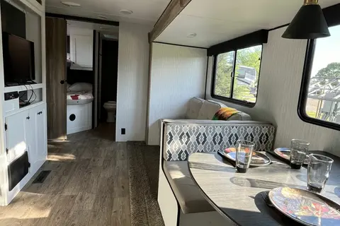 Scott's Keystone Trailrunner 31DB Travel Trailer