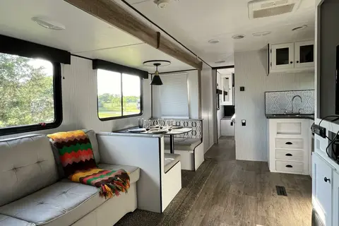 Scott's Keystone Trailrunner 31DB Travel Trailer