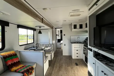 Scott's Keystone Trailrunner 31DB Travel Trailer