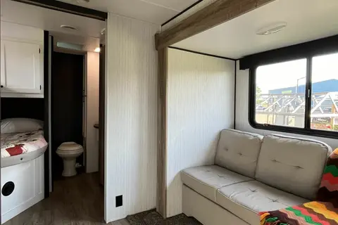 Scott's Keystone Trailrunner 31DB Travel Trailer
