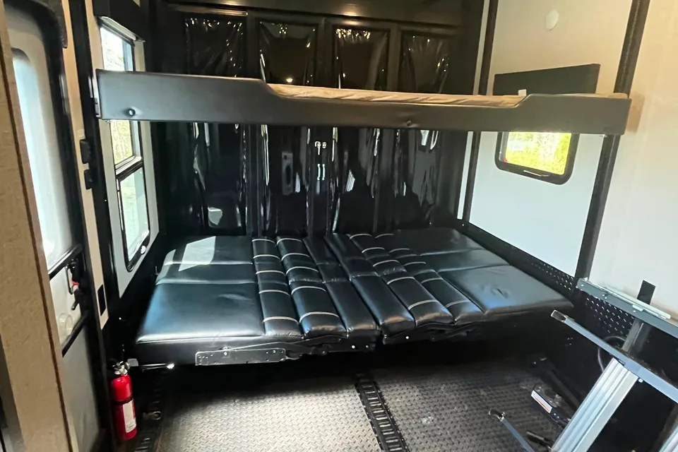 Chris's KZ Venom 4113tk Fifth Wheel Toy Hauler
