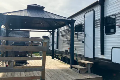 Deborah & Tony’s Trottage Glamping on the Grand River