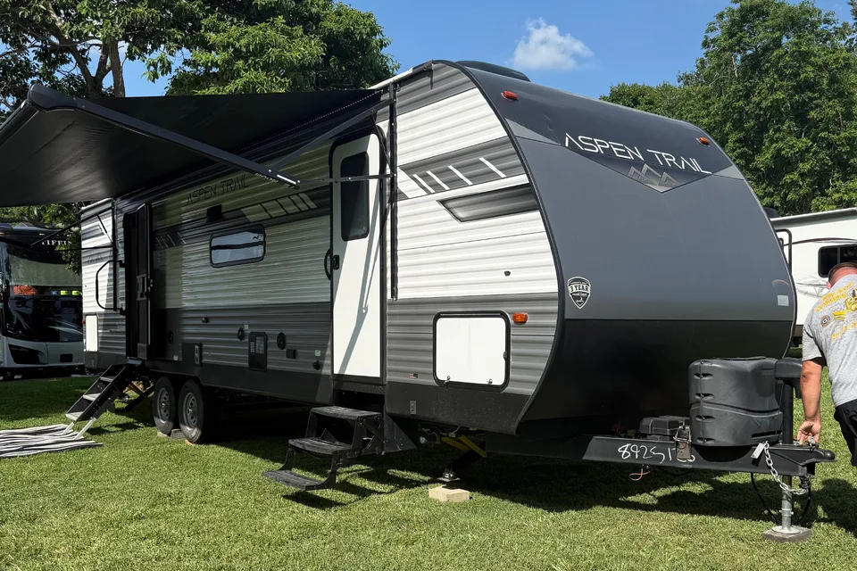Western KY CamperRentals- 34ft bunk and private queen with 2bath