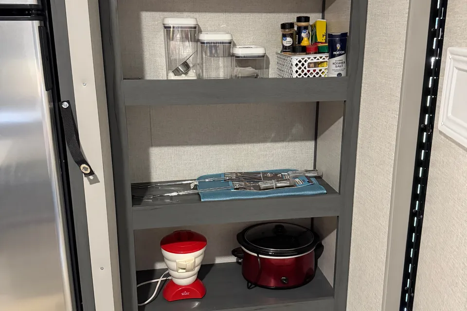 Western KY CamperRentals- 34ft bunk and private queen with 2bath