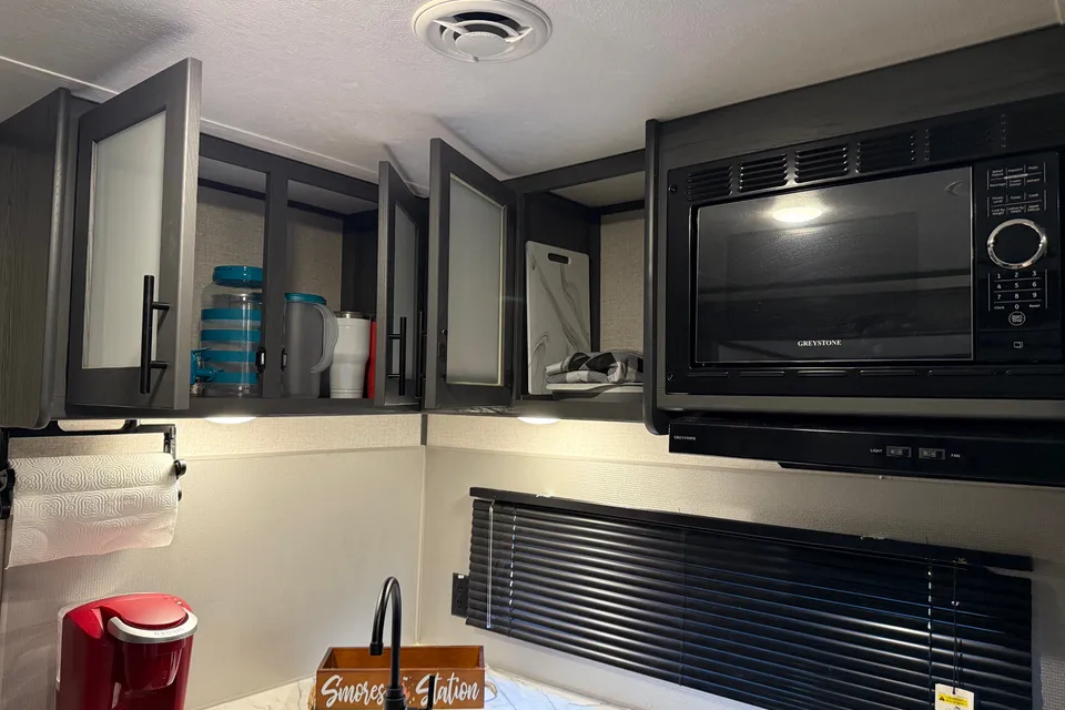 Western KY CamperRentals- 34ft bunk and private queen with 2bath