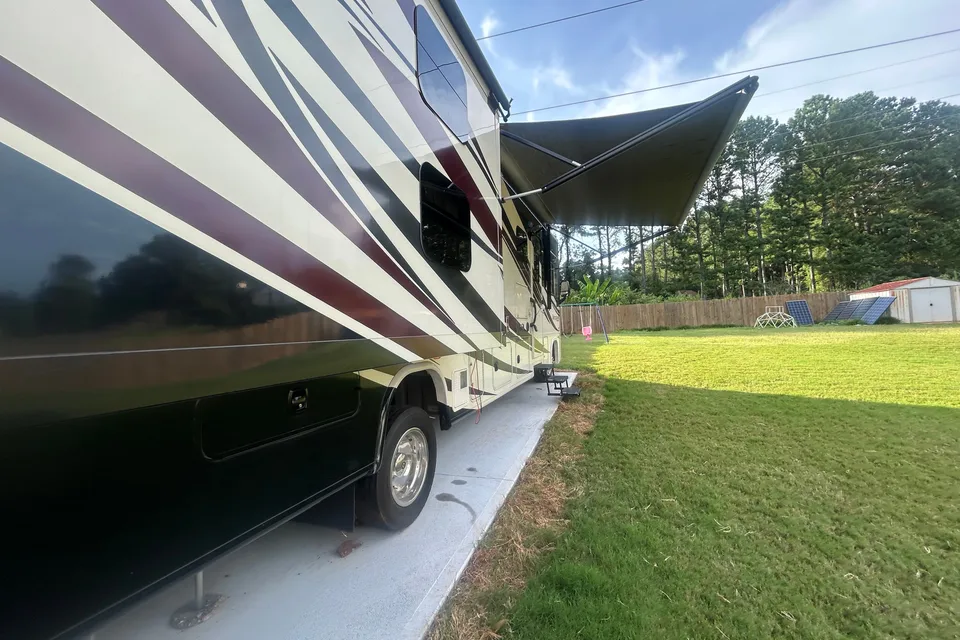 PHUONG's Forest River Georgetown 351 ds Class A