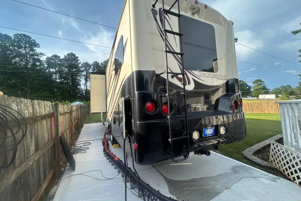 PHUONG's Forest River Georgetown 351 ds Class A
