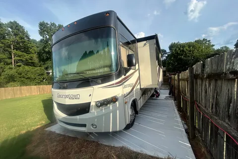 PHUONG's Forest River Georgetown 351 ds Class A