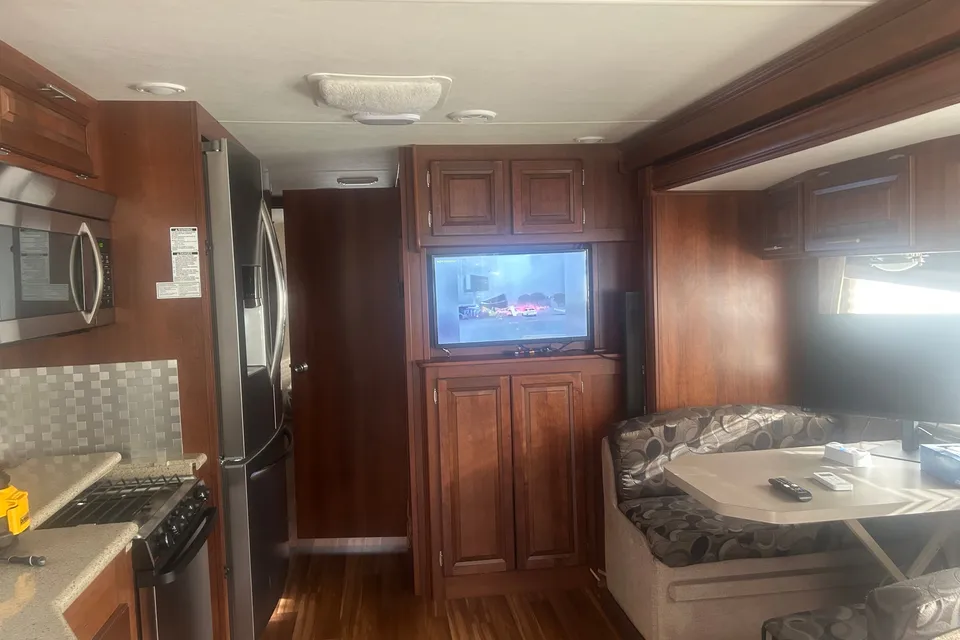 PHUONG's Forest River Georgetown 351 ds Class A
