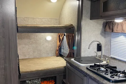 Teron121066 Winnebago WD170K Travel Trailer