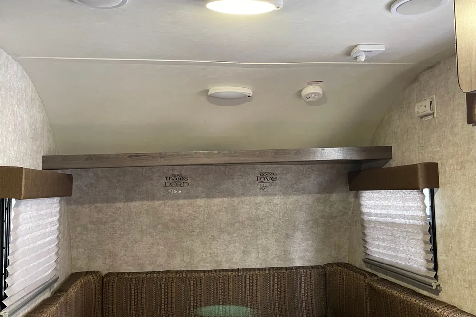 Teron121066 Winnebago WD170K Travel Trailer