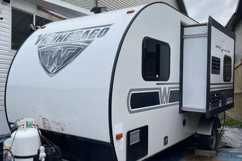 Teron121066 Winnebago WD170K Travel Trailer