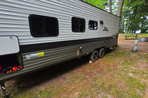 Family Friendly Jayco Jay Flight SLX Travel Trailer