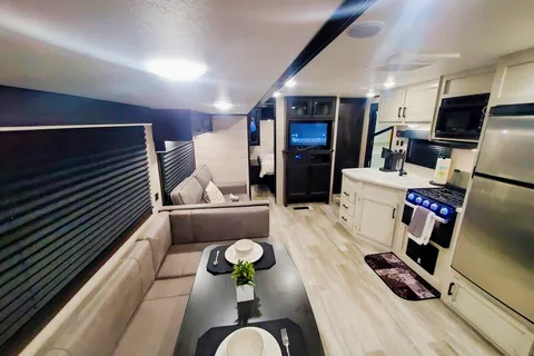 THE MAMIE LYNN- Jayco Jay Flight Travel Trailer