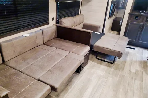 THE MAMIE LYNN- Jayco Jay Flight Travel Trailer