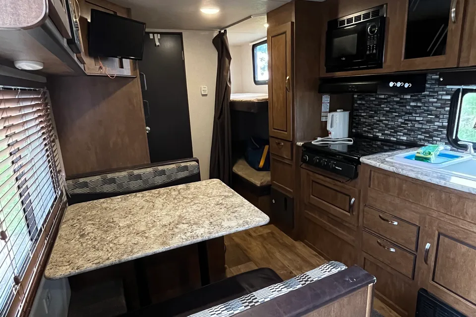 Larissa's Forest River Wildwood X-Lite 201BHXL Travel Trailer
