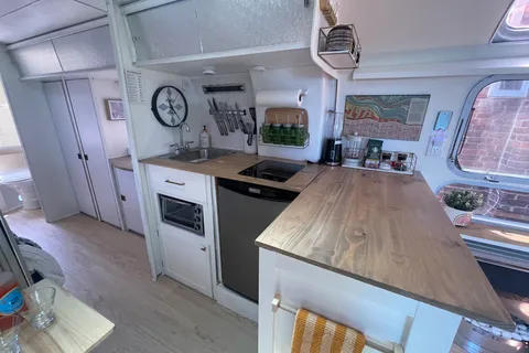 Nikki's Airstream Landyacht Travel Trailer