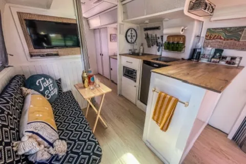 Nikki's Airstream Landyacht Travel Trailer