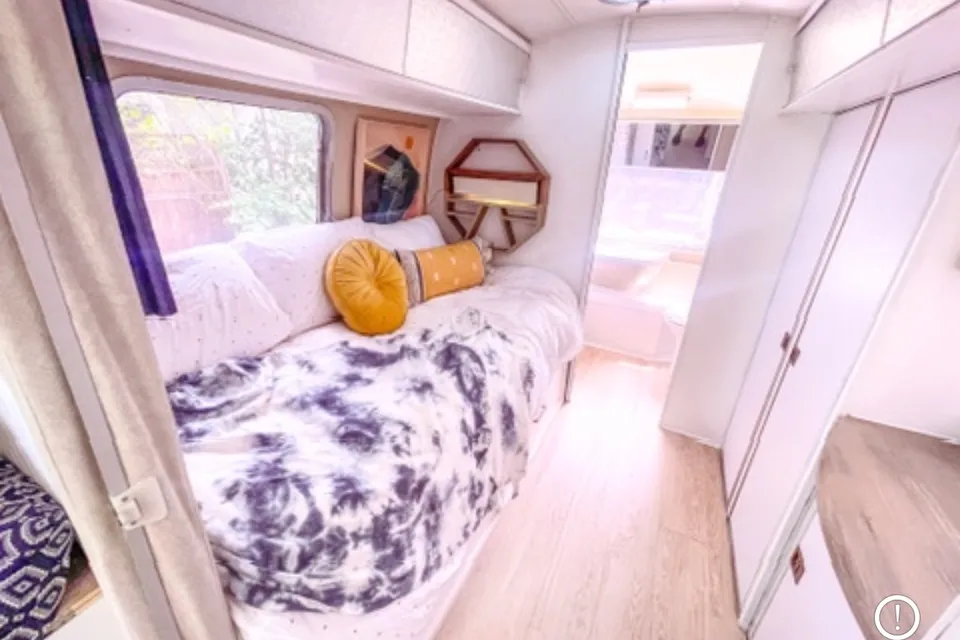 Nikki's Airstream Landyacht Travel Trailer