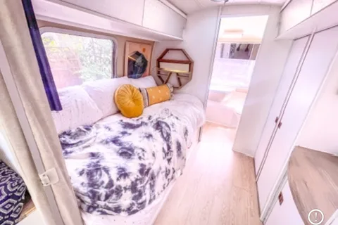 Nikki's Airstream Landyacht Travel Trailer
