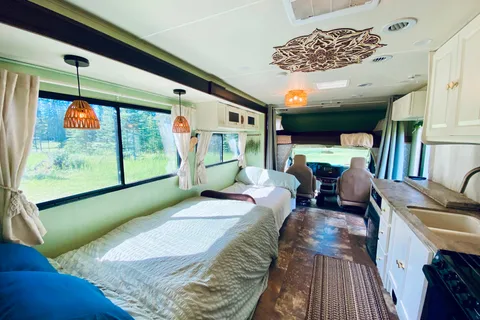 Harvey the RV - Coachmen Leprechaun 319DS Class C