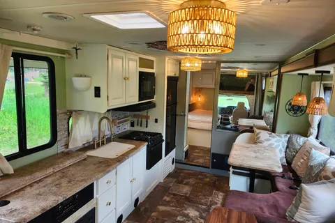 Harvey the RV - Coachmen Leprechaun 319DS Class C