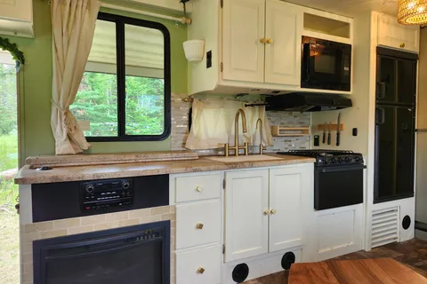 Harvey the RV - Coachmen Leprechaun 319DS Class C