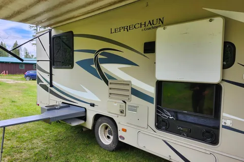 Harvey the RV - Coachmen Leprechaun 319DS Class C