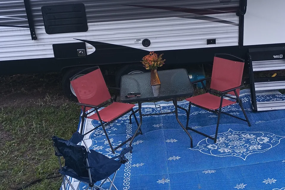 Sweet Pond View II, Coleman Lantern Camper