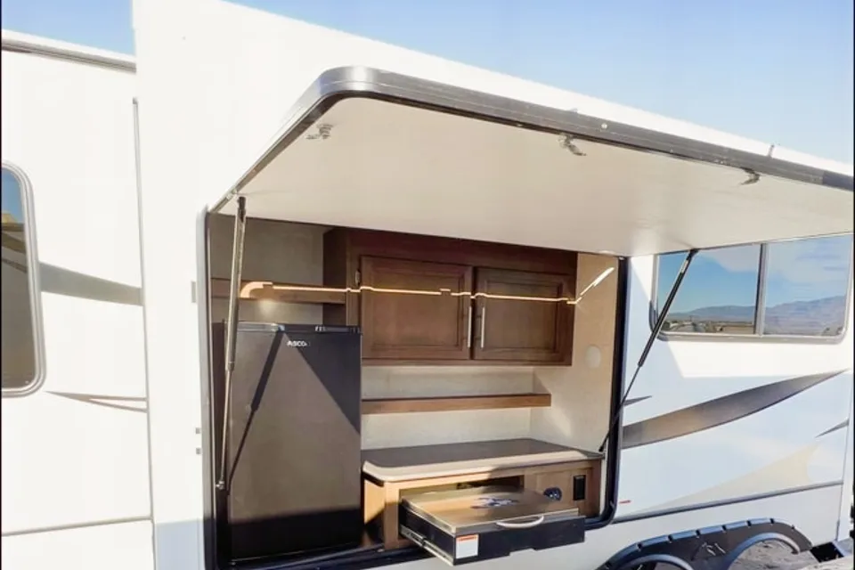 Austin's Keystone 29RLK TT Travel Trailer 