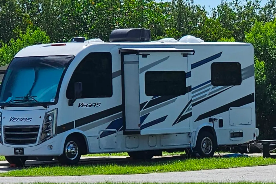 Tony's Thor Motor Coach Vegas 24.1 Class A