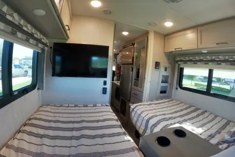 Tony's Thor Motor Coach Vegas 24.1 Class A