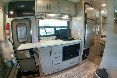 Tony's Thor Motor Coach Vegas 24.1 Class A