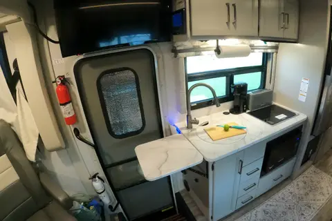 Tony's Thor Motor Coach Vegas 24.1 Class A