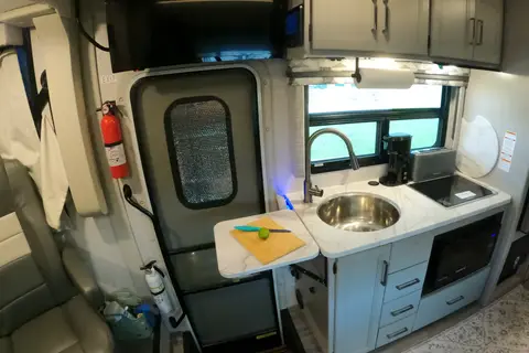 Tony's Thor Motor Coach Vegas 24.1 Class A