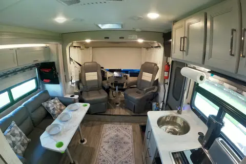 Tony's Thor Motor Coach Vegas 24.1 Class A