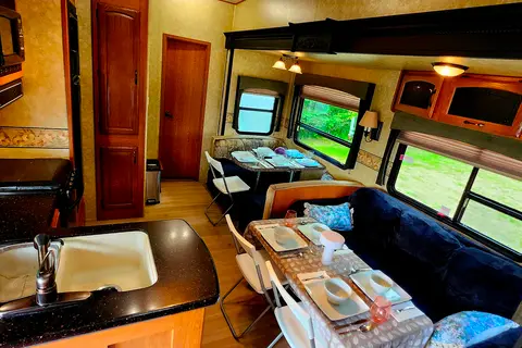 Superbe VR avec 4 Extensions – 2 Chambres, 2 Salles de Bain, Jusqu’à 10 Pers !