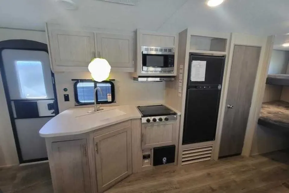 Airbnb on wheels LLC