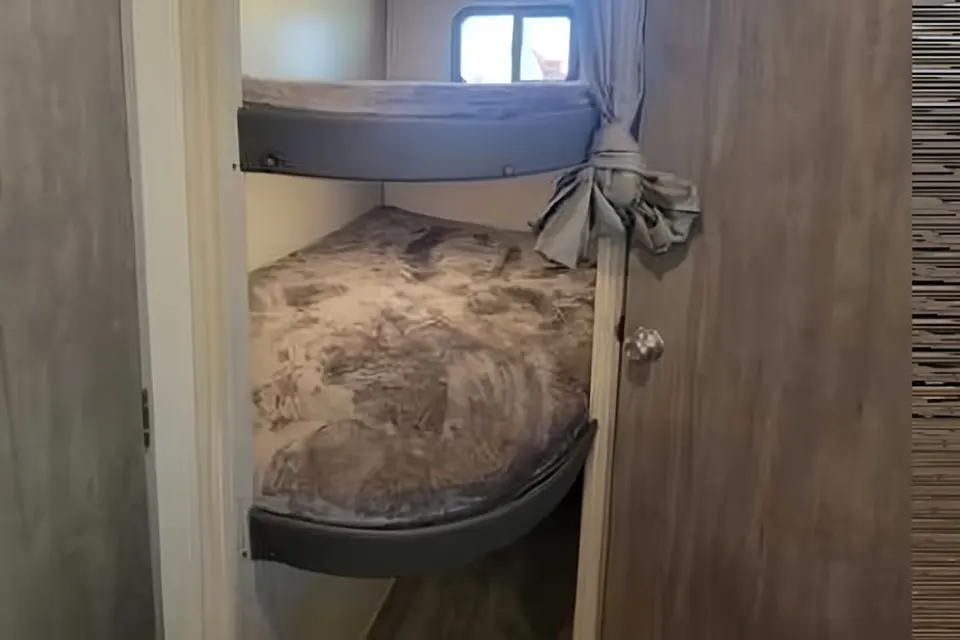 Airbnb on wheels LLC