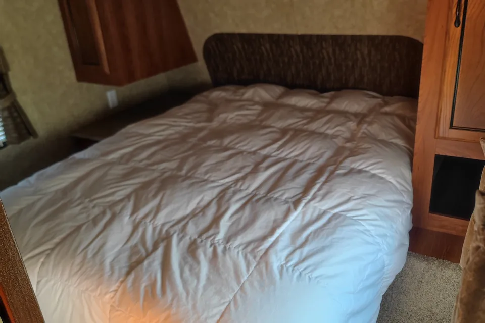 L's Coachmen Catalina Travel Trailer