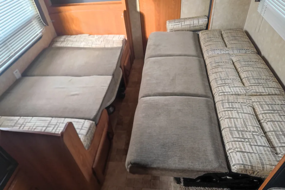 L's Coachmen Catalina Travel Trailer