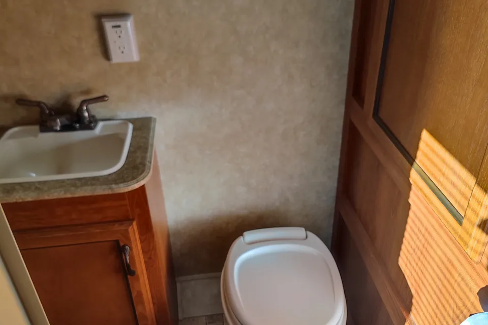 L's Coachmen Catalina Travel Trailer
