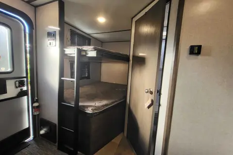 Family-Ready 2021 Coleman Bunkhouse – Your BC Adventure Basecamp! (Sleeps 6-8)