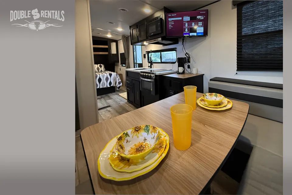 SPRINGDALE Modern & Cozy SUV Towable w/ U-Shaped Dinette