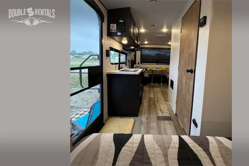 SPRINGDALE Modern & Cozy SUV Towable w/ U-Shaped Dinette