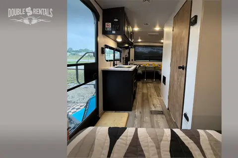 SPRINGDALE Modern & Cozy SUV Towable w/ U-Shaped Dinette