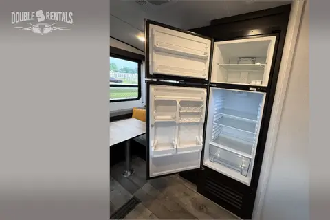 SPRINGDALE Modern & Cozy SUV Towable w/ U-Shaped Dinette