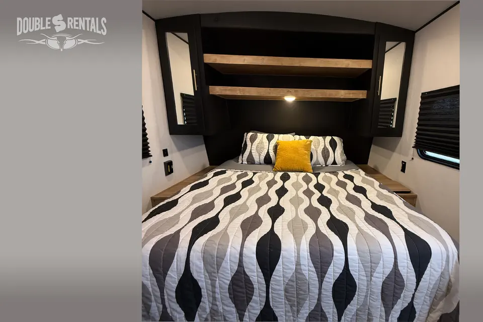 SPRINGDALE Modern & Cozy SUV Towable w/ U-Shaped Dinette