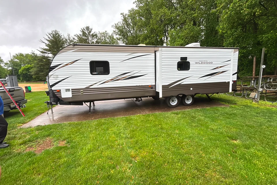 Kyle's Forest River Wildwood 27rei Travel Trailer