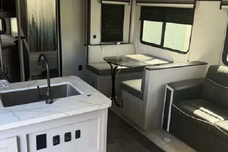 Glamp More, Worry Less - Mallard IDM26 Travel Trailer